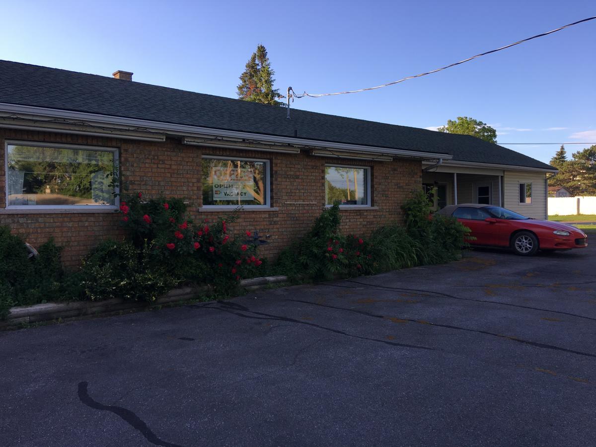 Napanee Motel Greater Napanee Εξωτερικό φωτογραφία